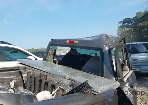 2000 Mazda B3000 z USA, uszkodzony, nr VIN 4F4YR12V5YTM27019